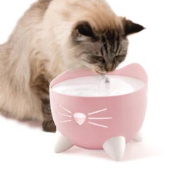 Catit Pixi Cat Water Fountain Light Pink -Cat Courtyard 43716 catit pixi fountain pink cat drinking 1